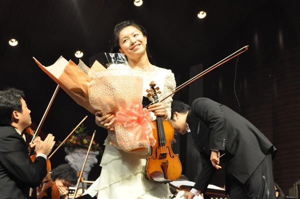 他与80后美女小提琴演奏家文薇结婚了